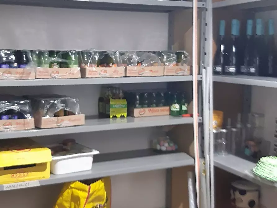 Immagine 11 di Locale commerciale in affitto  in Via Milano 94 a Somma Lombardo