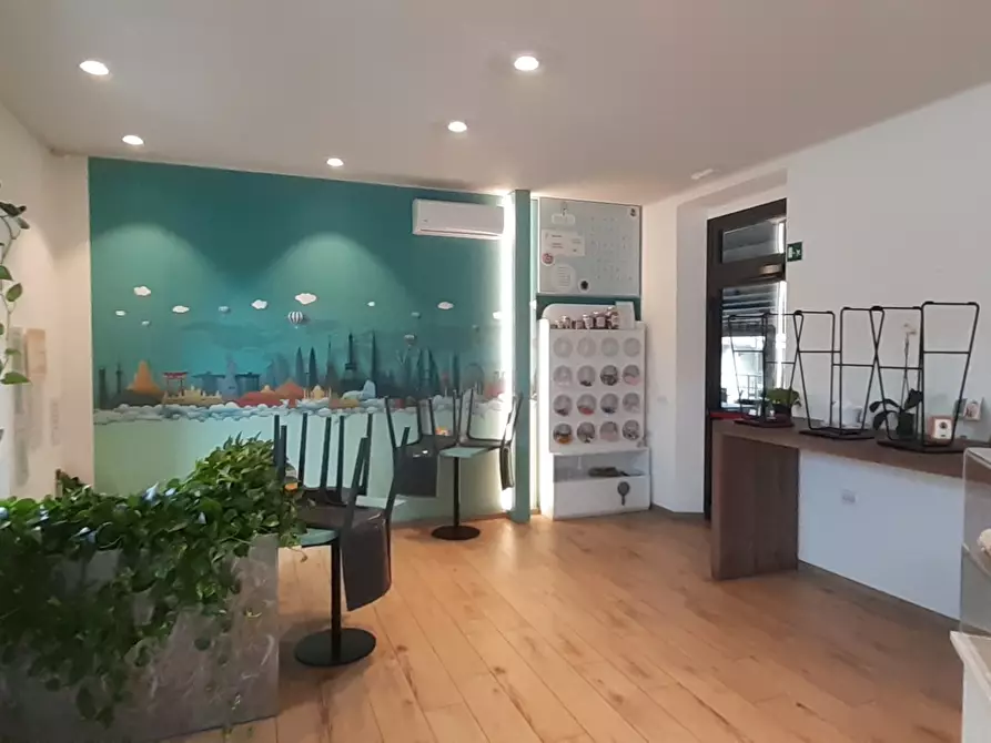 Immagine 2 di Locale commerciale in affitto  in Via Milano 94 a Somma Lombardo