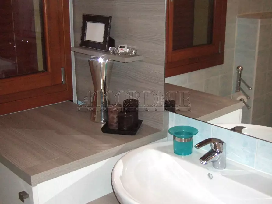 Immagine 8 di Trilocale in affitto  a Montegrotto Terme