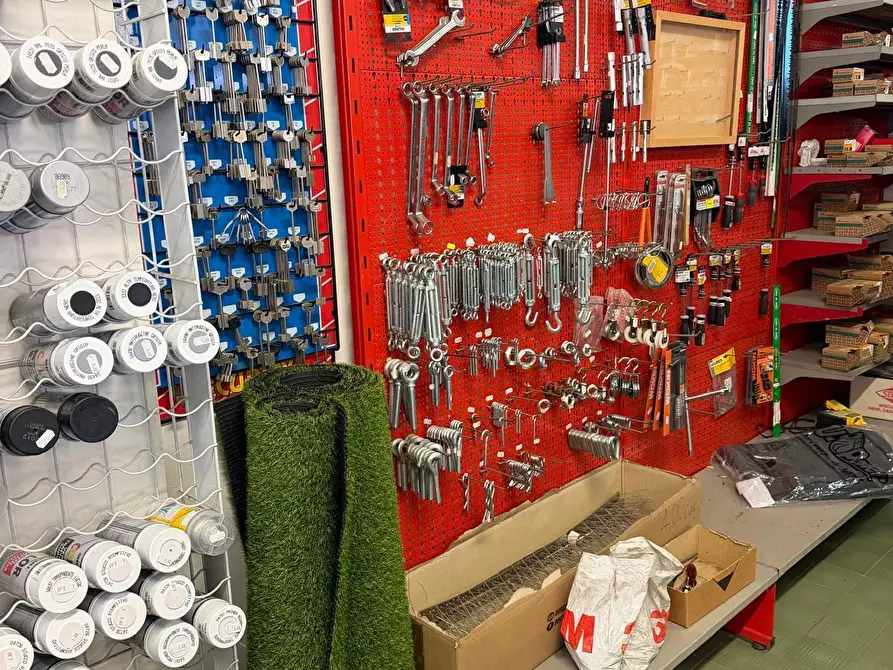 Immagine 12 di Attività commerciale in vendita  in Via XXIX Novembre 29 a Castelnuovo Magra