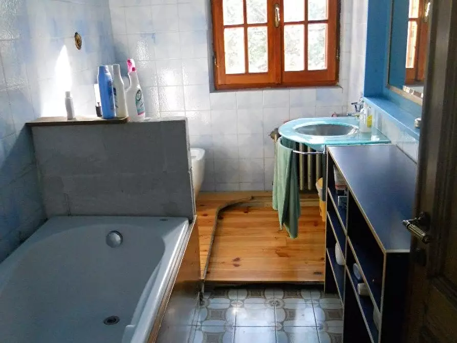 Immagine 21 di Villa in vendita  in VIA MONTECARBOLI 25 a Fosdinovo