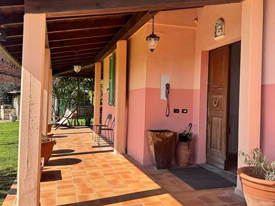 Immagine 1 di Villa in vendita  in ISOLA a Ortonovo