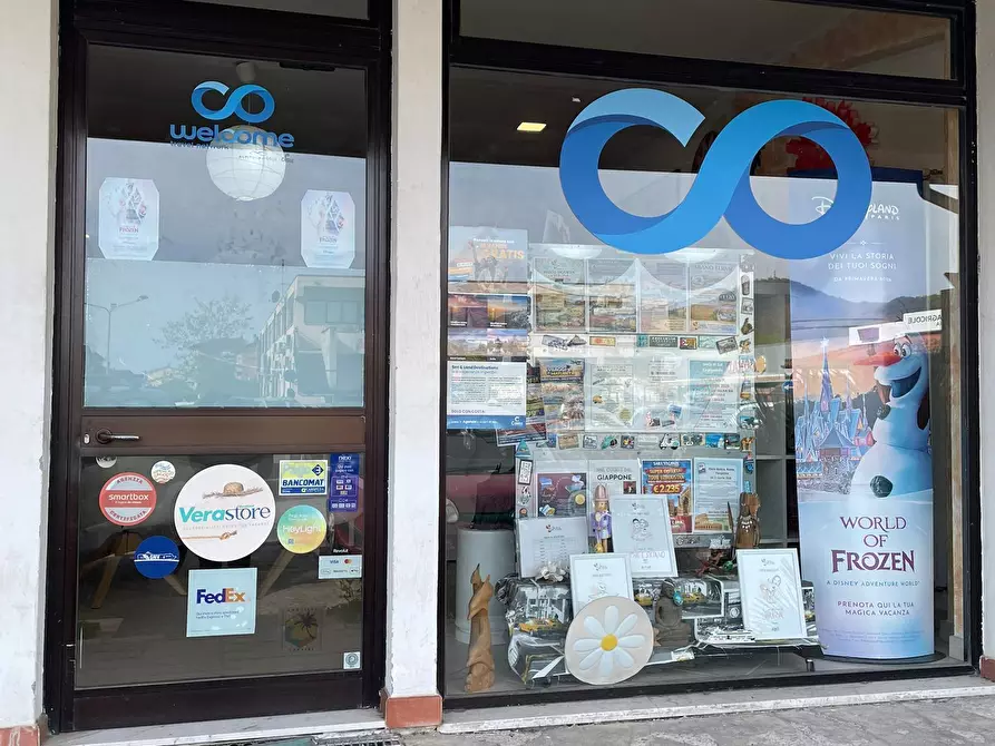 Immagine 8 di Locale commerciale in vendita  in Via della Pace I a Castelnuovo Magra