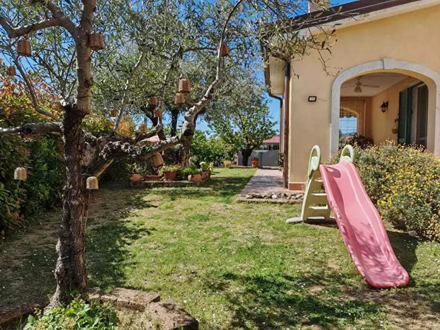 Immagine 13 di Casa semindipendente in vendita  in Via della Pace 24 a Castelnuovo Magra
