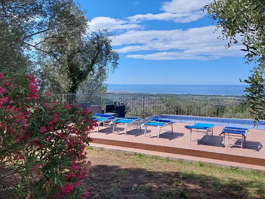 Immagine 20 di Villa in vendita  in Via dei Pini 9 a Castelnuovo Magra