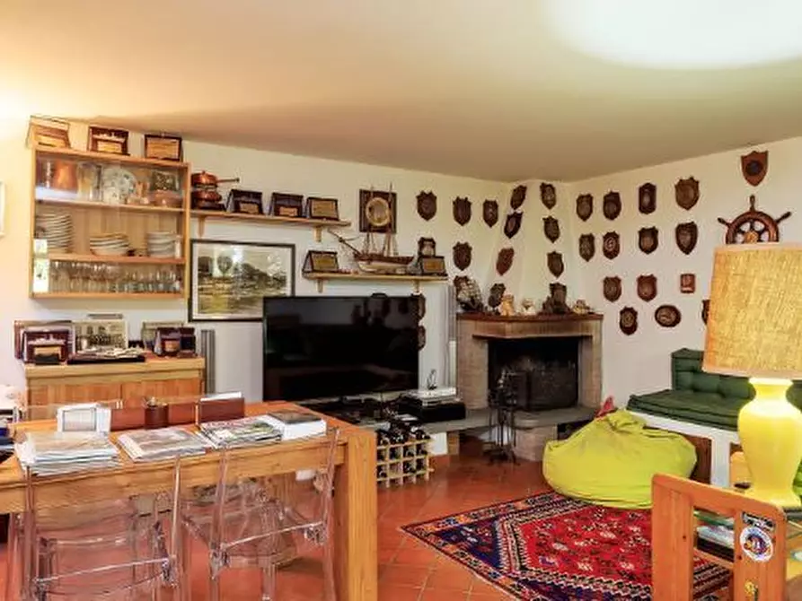 Immagine 11 di Casa semindipendente in vendita  in Viale XX Settembre 25 a Carrara