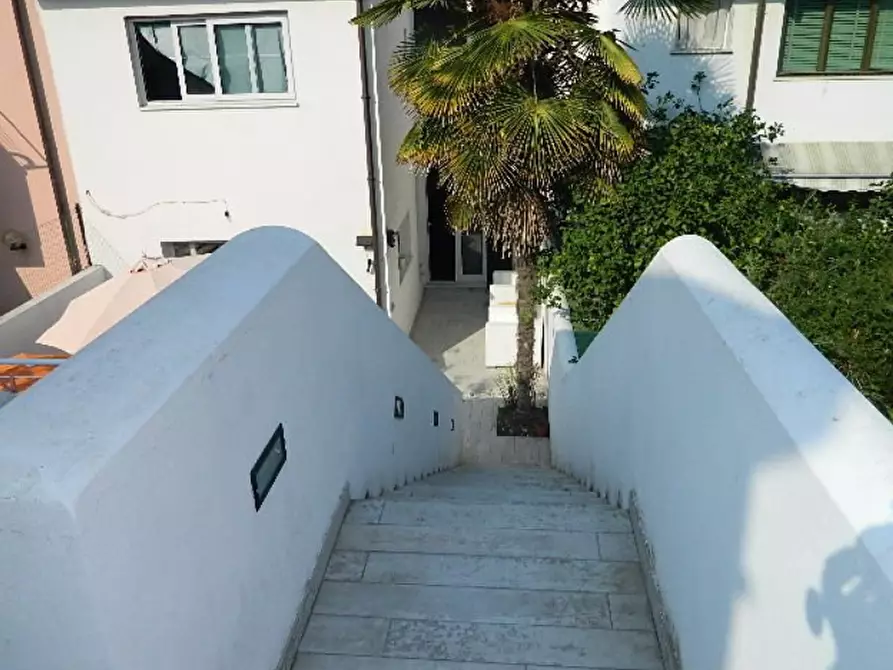 Immagine 35 di Casa semindipendente in vendita  in Viale Galileo Galilei a Carrara