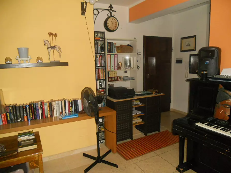 Immagine 28 di Appartamento in vendita  in Strada Statale 1 101 a Castelnuovo Magra