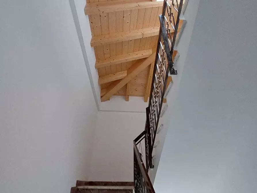 Immagine 14 di Casa semindipendente in vendita  in Strada Statale 1 262 a Ortonovo