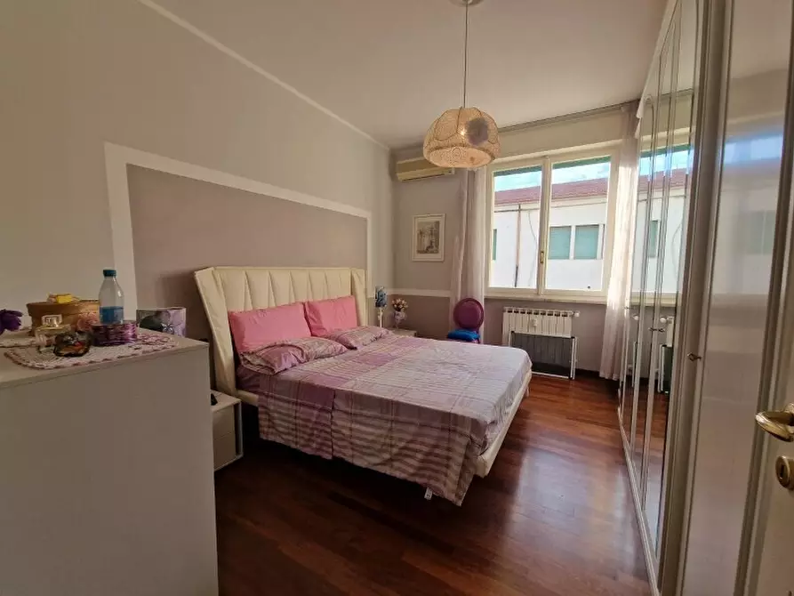 Immagine 32 di Appartamento in vendita  in Piazza Giuseppe Mazzini a Viareggio
