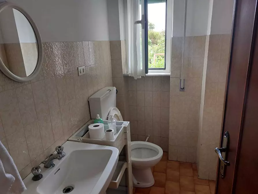 Immagine 16 di Casa semindipendente in vendita  in Strada Statale 1 264 a Ortonovo