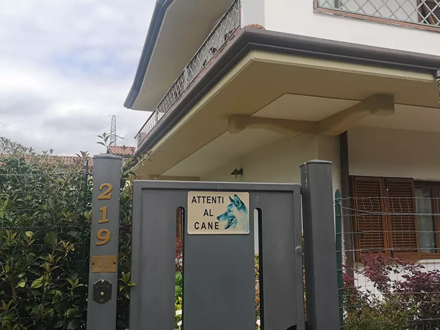 Immagine 32 di Villa in vendita  in Via Del Bozzo Nord 10 a Massa