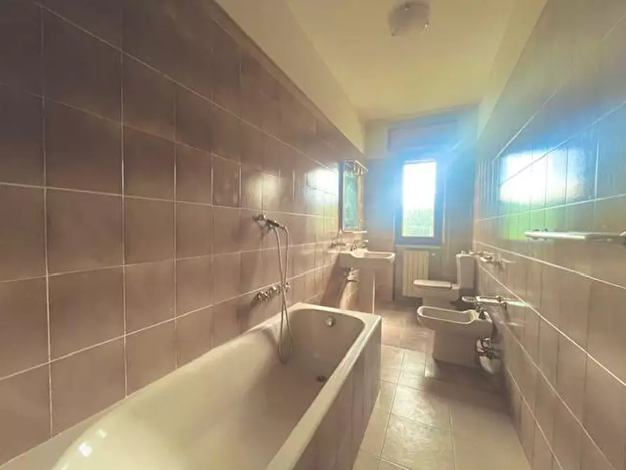 Immagine 9 di Appartamento in vendita  in Piazza Dino Ricchetti 2 a Sarzana