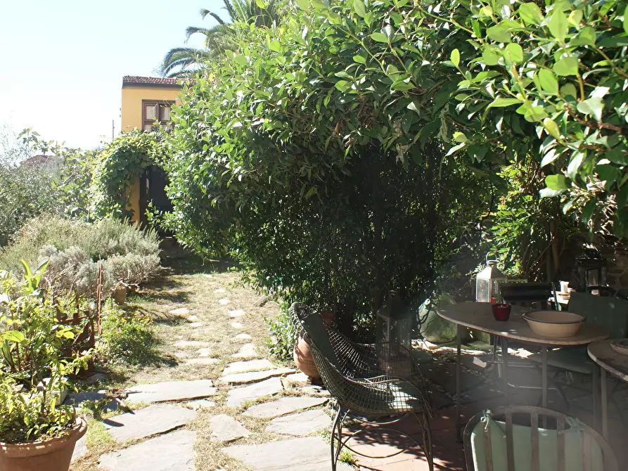 Immagine 22 di Villa in vendita  in Via Annunziata a Ortonovo