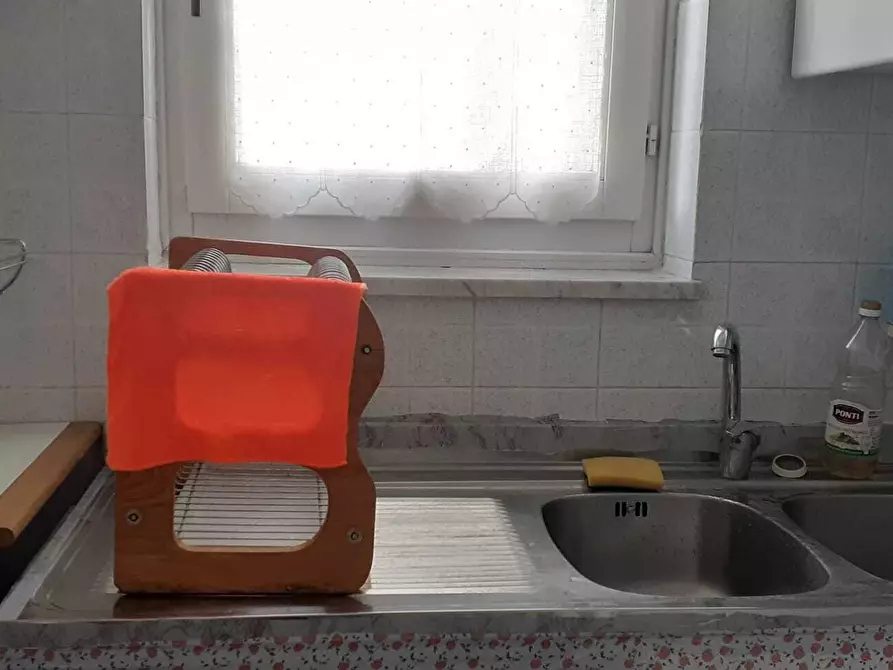 Immagine 6 di Appartamento in vendita  in MARINA DI CARRARA a Carrara
