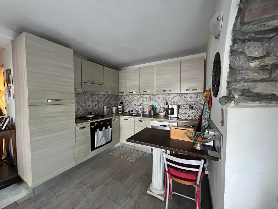 Immagine 21 di Casa bifamiliare in vendita  in Via Canale 193 a Castelnuovo Magra