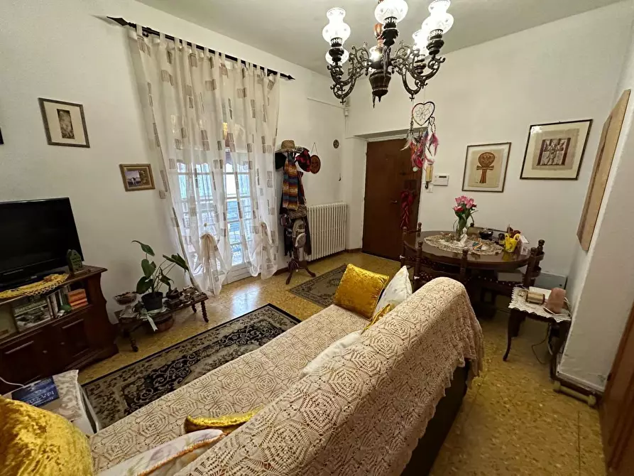 Immagine 10 di Appartamento in vendita  in Via Lunense a Carrara