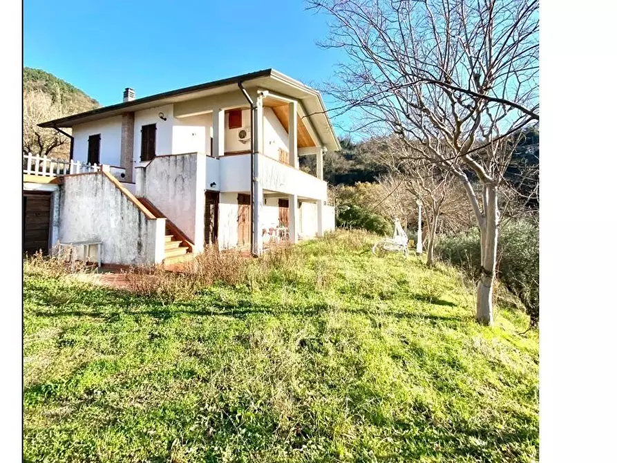 Immagine 1 di Villa in vendita  in Via Prulla 27 a Sarzana