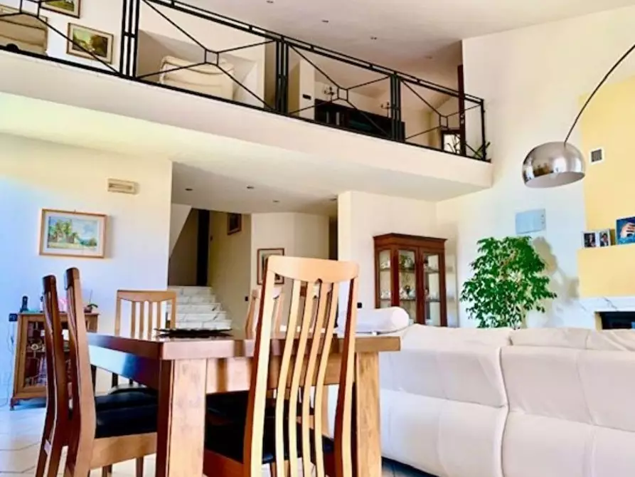 Immagine 2 di Villa in vendita  in Via Cantinone a Ortonovo