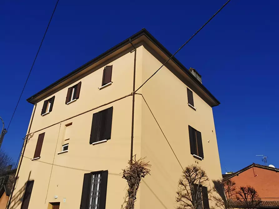 Immagine 1 di Trilocale in affitto  a Bologna