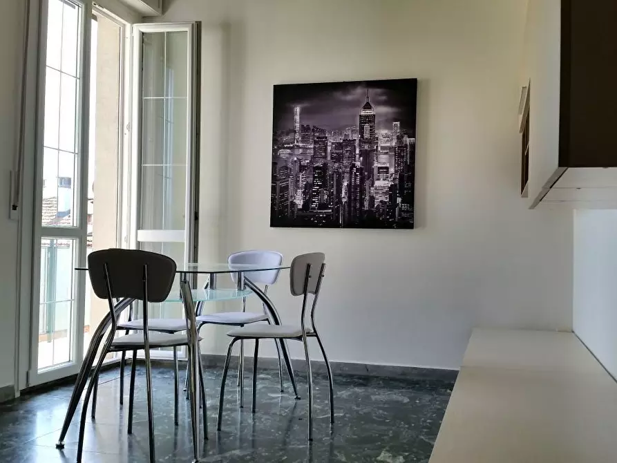 Immagine 4 di Trilocale in affitto  a Bologna