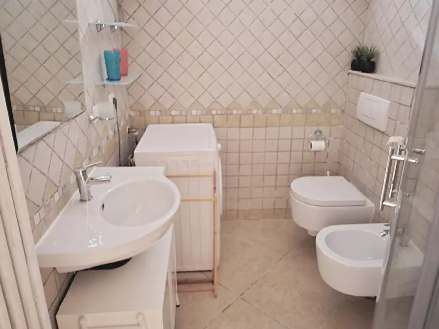 Immagine 8 di Monolocale in affitto  a Bologna