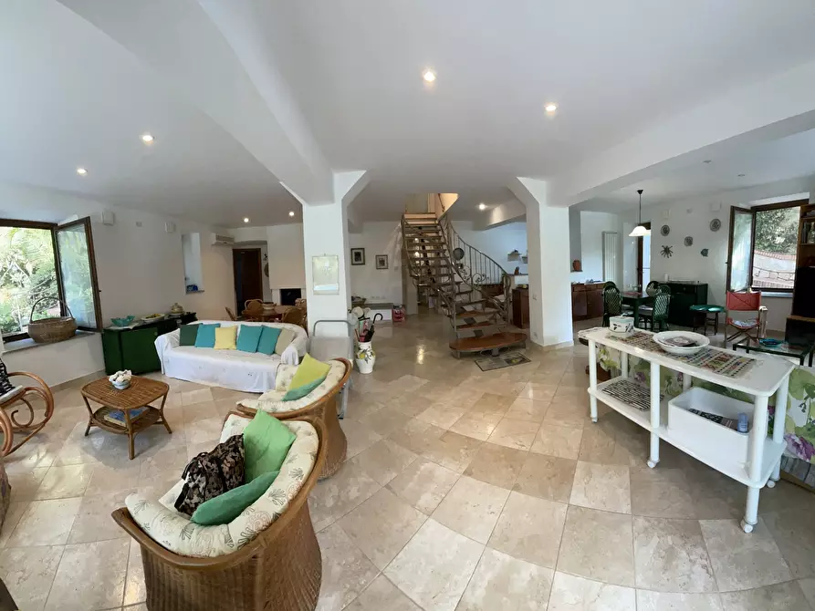 Immagine 9 di Casa bifamiliare in vendita  in Via Caterattino 30 a Sabaudia