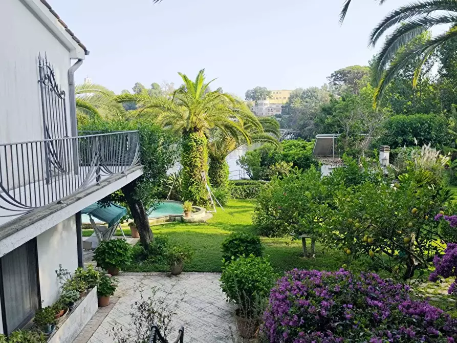 Immagine 4 di Casa bifamiliare in vendita  in Via Caterattino 30 a Sabaudia