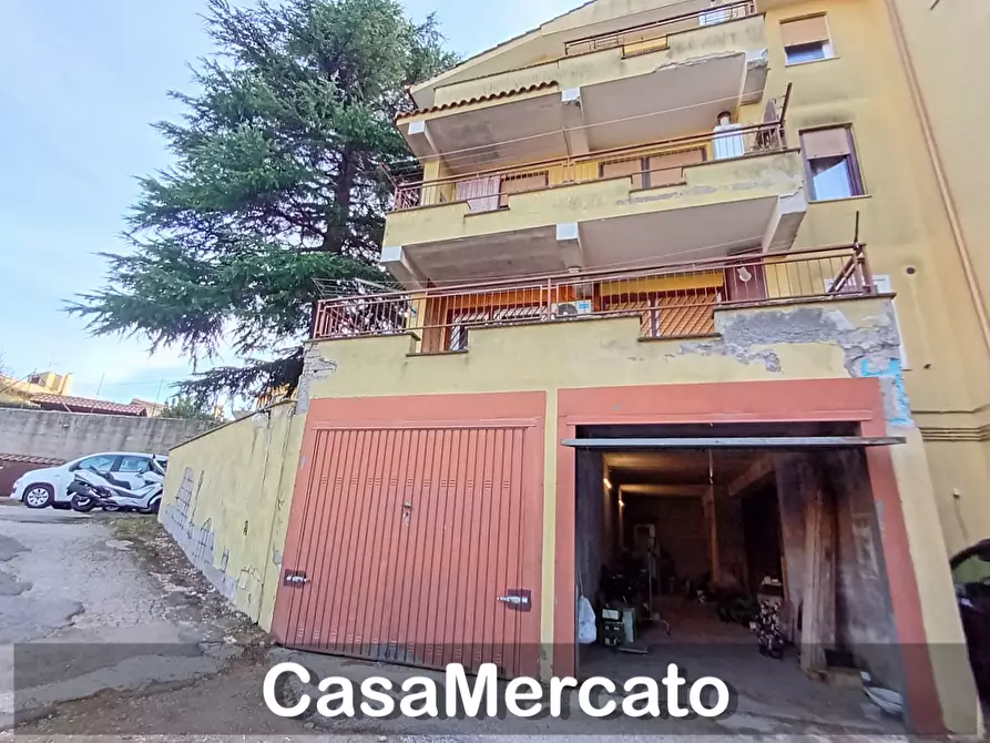 Immagine 1 di Garage in vendita  a Rocca Di Papa