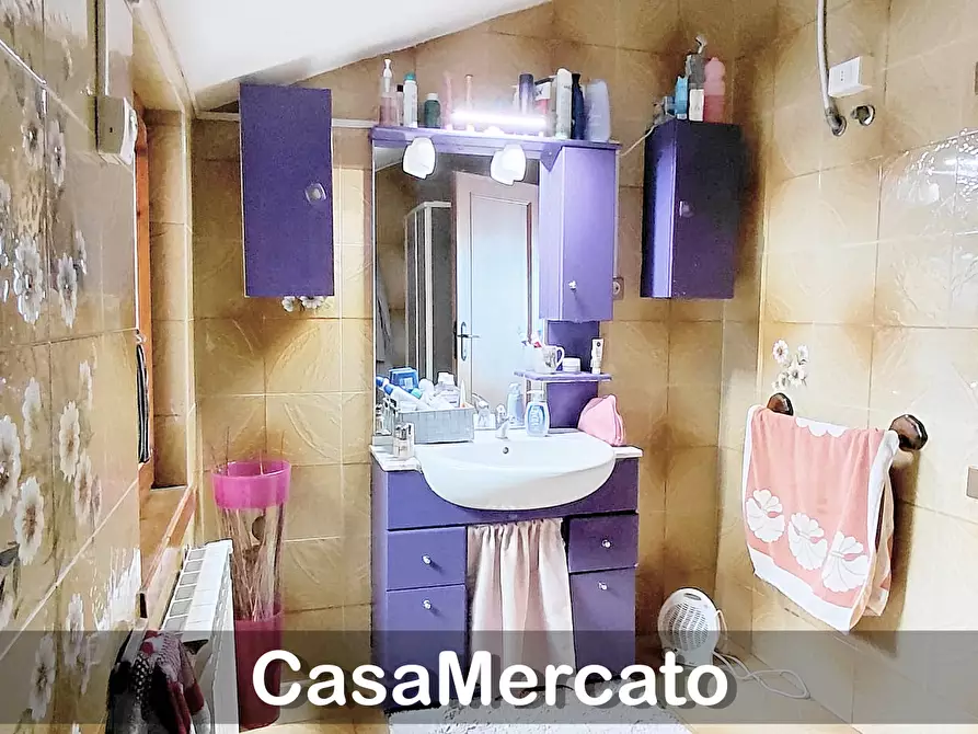 Immagine 20 di Trilocale in vendita  in Via Roma a Rocca Di Papa