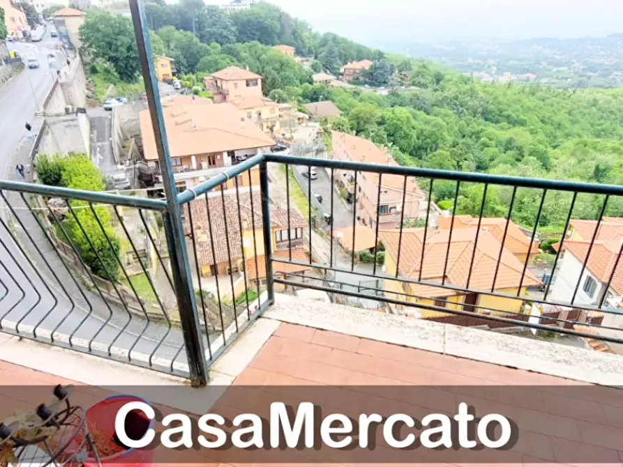 Immagine 15 di Bilocale in vendita  in Via Lucatelli a Rocca Di Papa