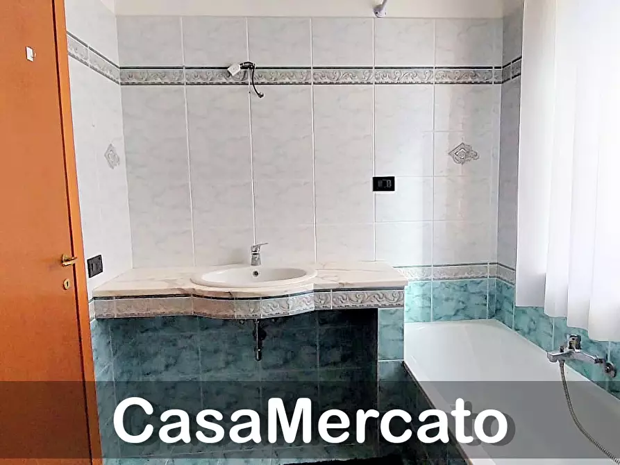 Immagine 13 di Trilocale in affitto  in Via Primo Maggio a Rocca Di Papa