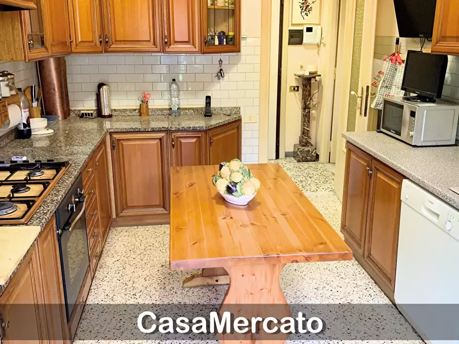 Immagine 7 di Trilocale in vendita  in Viale dei Pini a Montecompatri