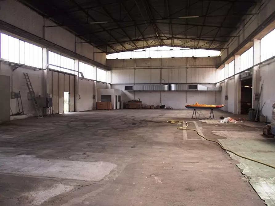 Immagine 12 di Capannone industriale in affitto  a Acquaviva Picena