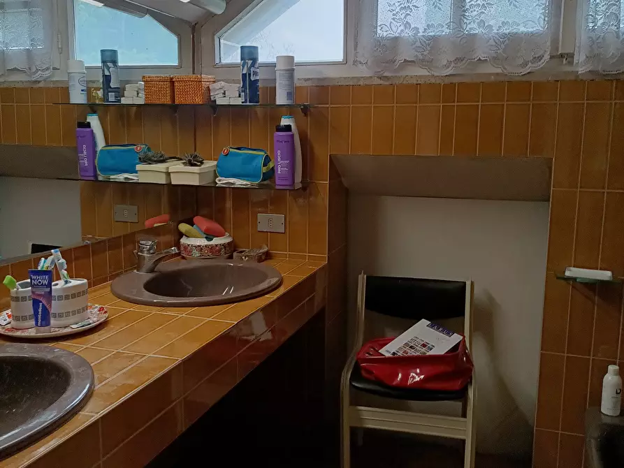 Immagine 26 di Casa indipendente in vendita  a Folignano