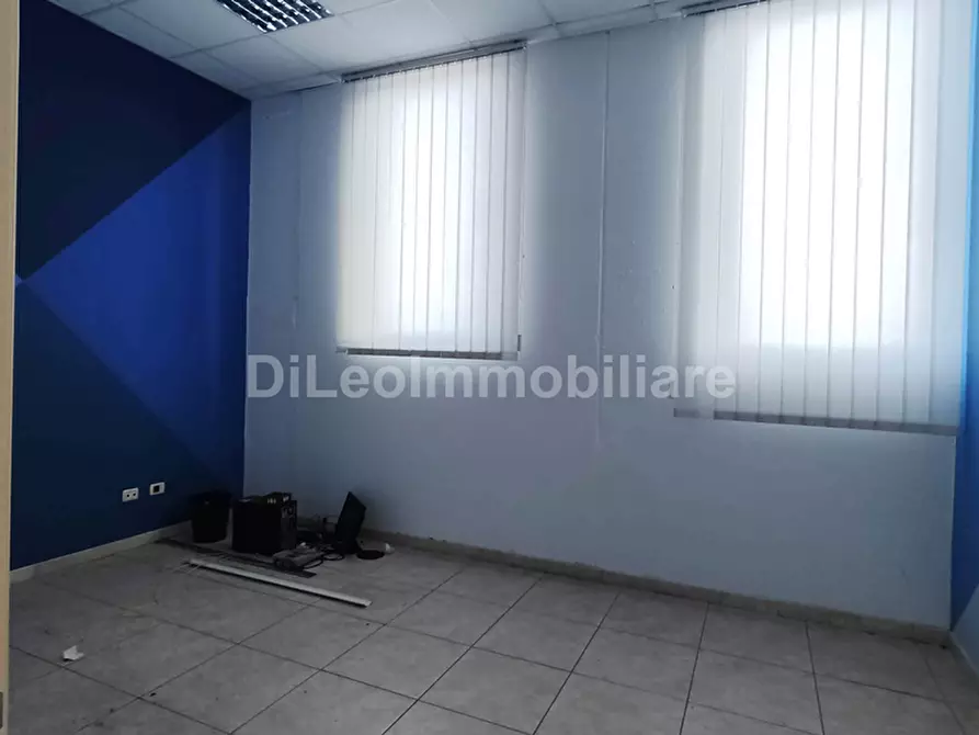 Immagine 10 di Attività artigianale in vendita  a Ascoli Piceno