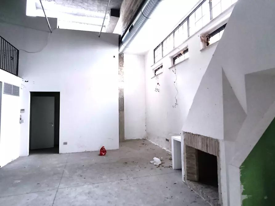 Immagine 9 di Locale commerciale in vendita  in viA CARDUCCI 101 a San Benedetto Del Tronto