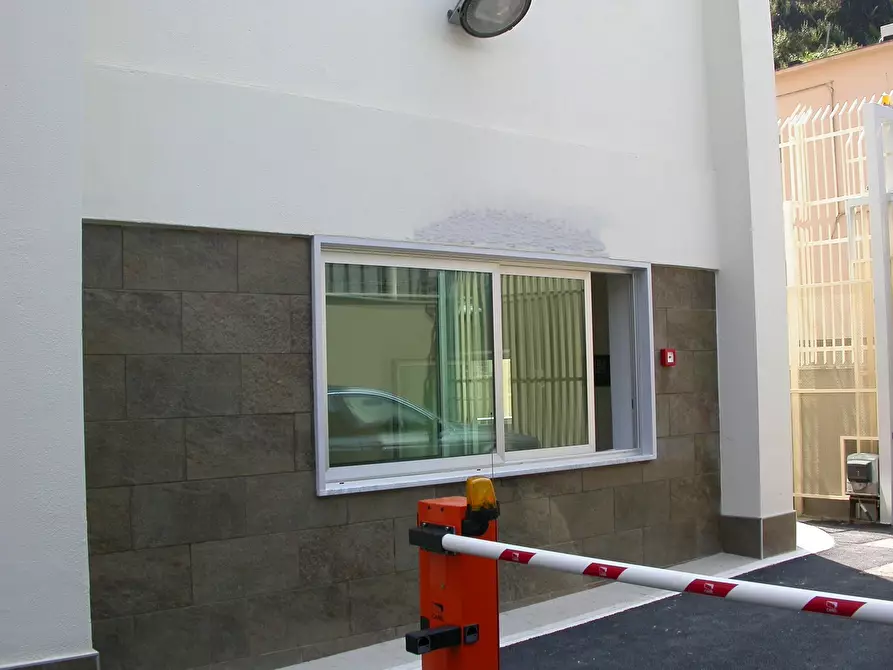 Immagine 5 di Palazzo in vendita  a Napoli