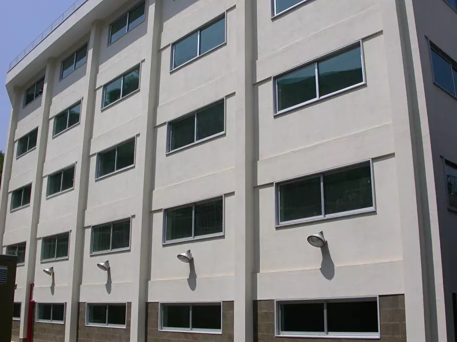 Immagine 2 di Palazzo in vendita  a Napoli