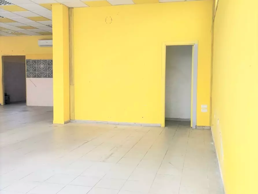 Immagine 5 di Locale commerciale in vendita  a San Benedetto Del Tronto