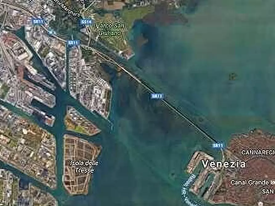 Immagine 3 di Palazzo in vendita  a Venezia