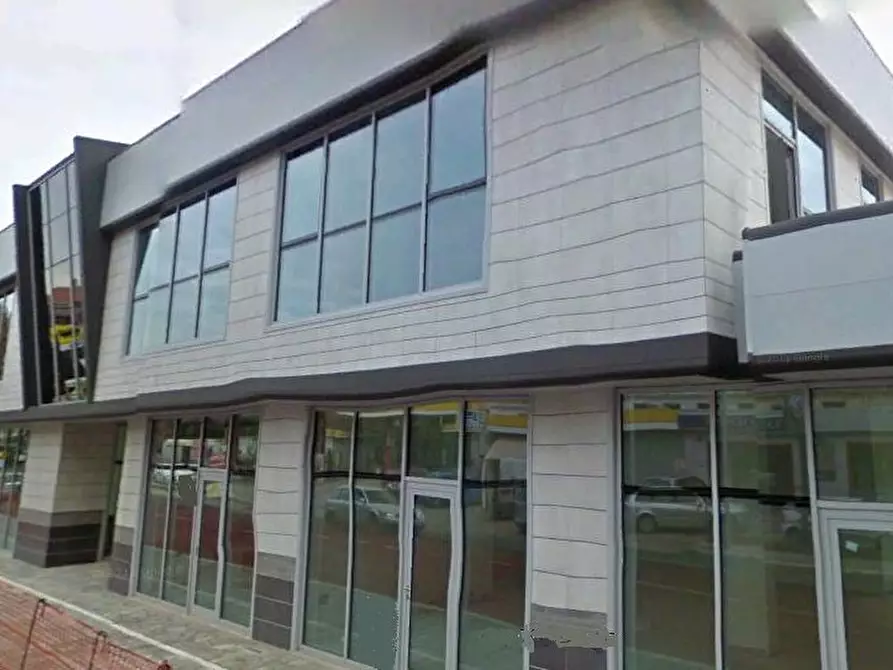 Immagine 14 di Ufficio in vendita  a San Benedetto Del Tronto