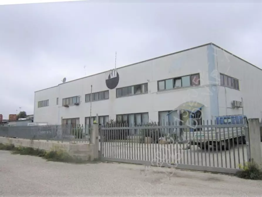 Immagine 1 di Capannone industriale in vendita  in Strada Statale 17 a Barisciano