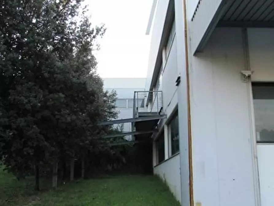 Immagine 24 di Capannone industriale in affitto  in Via Leonardo Da Vinci a San Benedetto Del Tronto