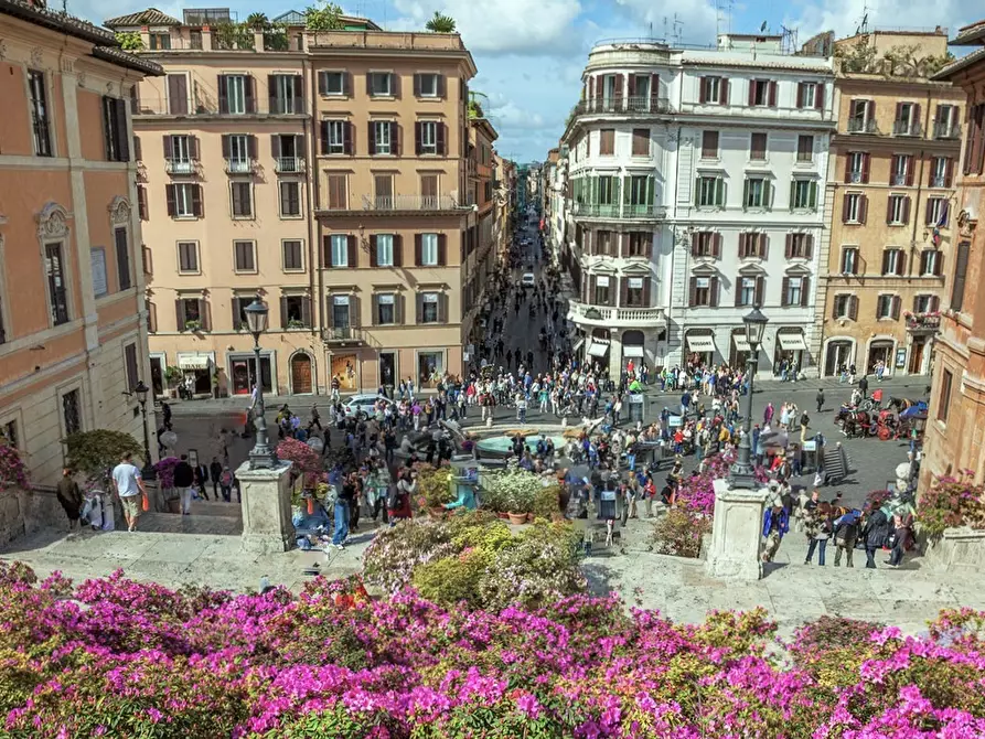 Immagine 1 di Appartamento in vendita  a Roma