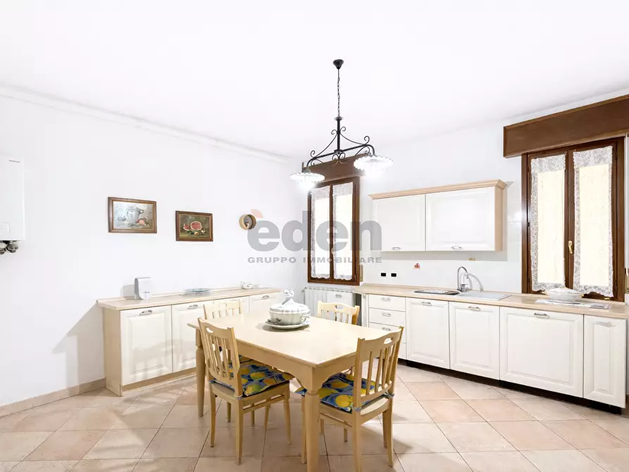 Immagine 2 di Trilocale in vendita  in Via Giuseppe Maria Savani 20 a Modena