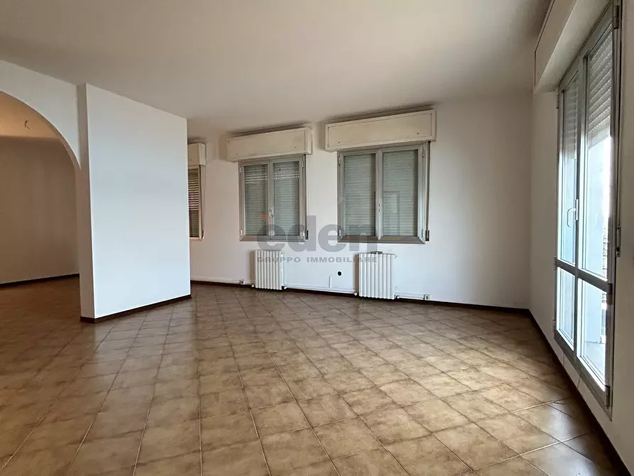 Immagine 51 di Ufficio in affitto  in Via Vittorio Bottego 49 a Modena