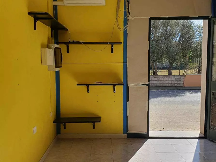 Immagine 8 di Locale commerciale in vendita  a Senorbì