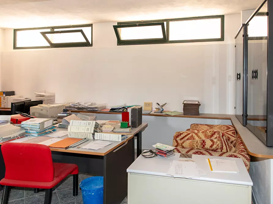 Immagine 11 di Ufficio in vendita  a Sinnai