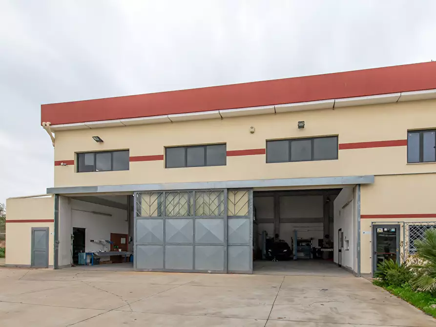 Immagine 6 di Attività artigianale in vendita  a Quartu Sant'elena